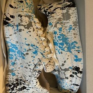I am selling some sneakers